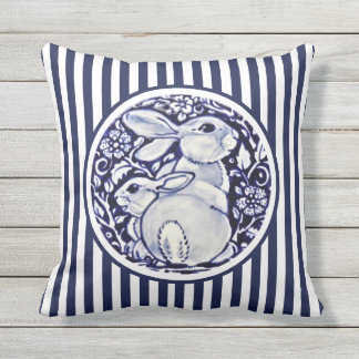 Blauw en wit konijn Bunny Stripes Dedham Floral Buitenkussen