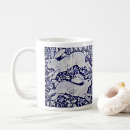 Blauw en wit konijn Hare Duo Woodland Leaves Tile Koffiemok
