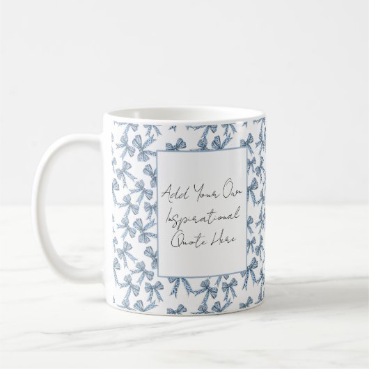 Blauw en wit lintpatroon aangepaste quote koffiemok (Links)