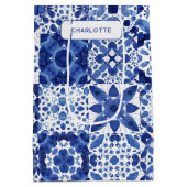 Blauw en wit mediterrane Tegel gepersonaliseerd Medium Cadeauzakje (Achterkant)