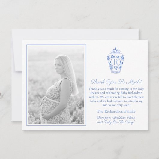 Blauw en wit monogram babyshower foto bedankkaart (Voorkant)