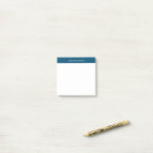 Blauw en wit post-it® notes (Op bureau)