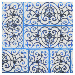 Blauw en wit scrollwork patroon stof