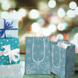 Blauw en Wit Sneeuwvlok Vakantie Gift Bag Medium Cadeauzakje