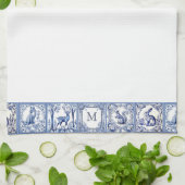 Blauw en Wit Woodland Tegels Custom Monogram Theedoek (Gevouwen)