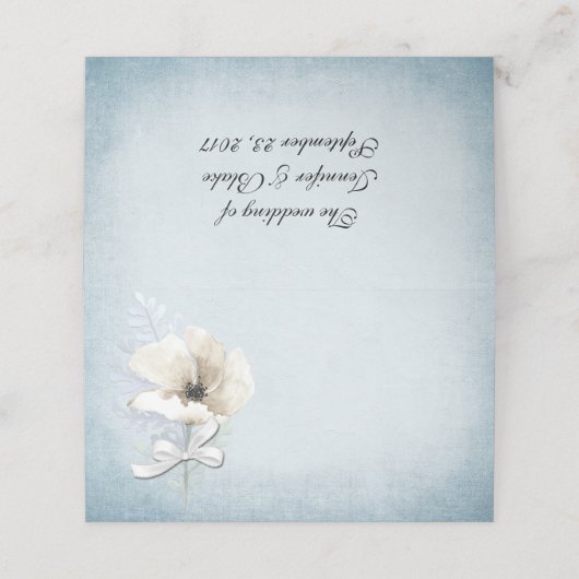Blauw en witte bloemen bruiloft gevouwen plaats ka plaatskaartje (Buitenkant ongevouwen)