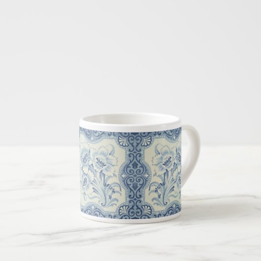Blauw- en witte Floral Victoriaans Majolica Antiek Espresso Kop (Voorkant rechts)