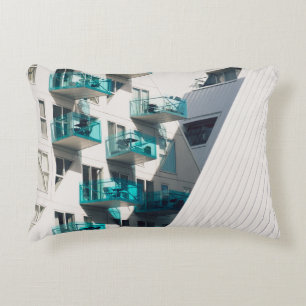 BLAUW EN WITTE GEDEELDE BOUW ACCENT KUSSEN
