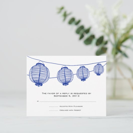 Blauw en witte lantaarns bruiloft RSVP Uitnodiging Briefkaart (Staand voorkant)