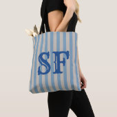 Blauw en Witte Strepen Aangepaste Monogram Tote Bag (Dichtbij)