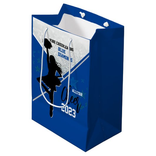 Blauw en Zilver Cheer Gyms Medium Cadeauzakje (Voorkant Gekanteld)