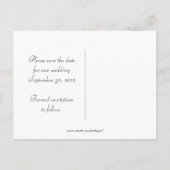 Blauw en Zilver Monogram Bloemen Wervelingen Save Aankondigingskaart (Achterkant)