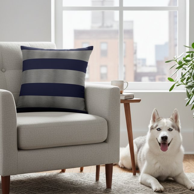 Blauw en Zilveren Kussen (Striped silver gray and navy blue pillow.)