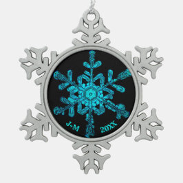 Blauw en zwart, aangepaste Initialen en jaar Tin Sneeuwvlok Ornament