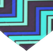 Blauw en zwart chevron zigzag patterned tafelkleed (Gekanteld)