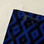 Blauw en zwart diamantpatroon strandlaken (In situ)