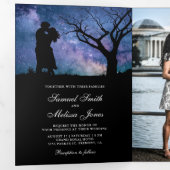 Blauw Galaxy Romantisch Koppel Foto Bruiloft Drieluik Uitnodiging (Binnenzijde eerst)