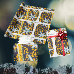 Blauw geel glanzende kerststerren cadeaupapier