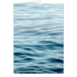 Blauw gegolfd water