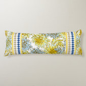 Blauw Gele Dahlia's met Patterned Trim Lichaamskussen (Voorkant)