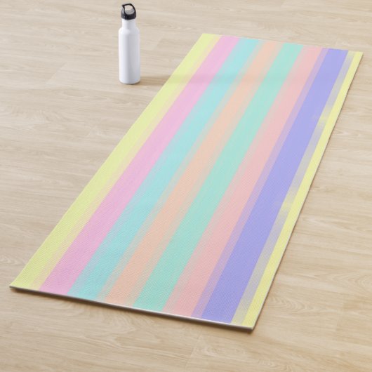 Blauw gele roze groene pasteelstrips yogamat (In situ)