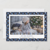 Blauw gelooft in de magische kerstkaarten feestdagenkaart (Voorkant)