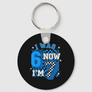 Blauw geruit Ik was 6 Ik ben 7 Grappig 67 Verjaard Sleutelhanger