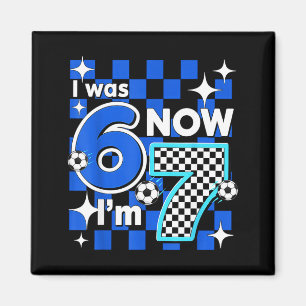 Blauw geruit Ik was 6 Nu ben ik 7 Verjaardag Voetb Magneet