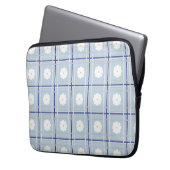 Blauw geruit madeliefjespatroon laptop sleeve (Voorkant Links)