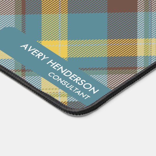 Blauw geruite Patroon Aangepaste Naam Monogram Tek Bureaumat (Hoek)
