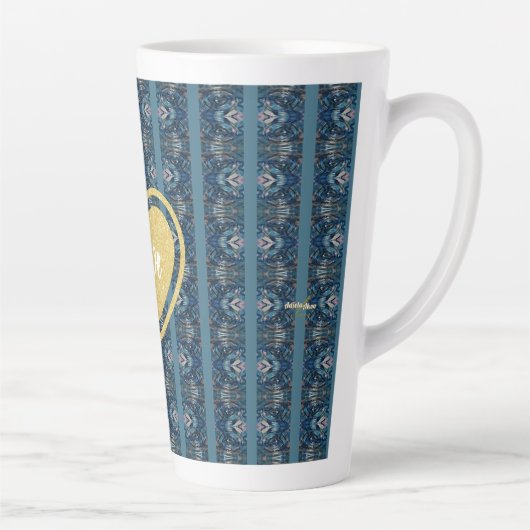 Blauw Gestreepte Latte Mok van Dichteres Adiela Ak (Rechts)