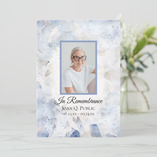 Blauw getinte anjer begrafenisdienst programmakaart (Staand voorkant)