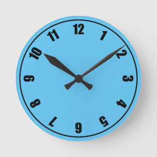 Blauw gezicht ronde klok