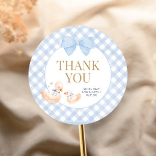 Blauw Gingham Dwaze Gans Baby Shower Ronde Sticker