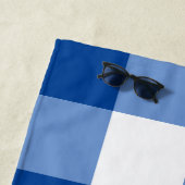 Blauw gingham patroon strandlaken (In situ)