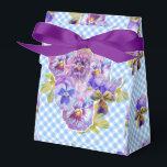 Blauw Gingham Viooltje Bloemige Trouwtaart Favor  Bedankdoosjes<br><div class="desc">Shabby Chic Blauw Gingham Viooltje Bloemig Cakedesign,  met een volledig aanpasbare naam. Ontworpen vanuit een van mijn originele kattentekeningen,  een must voor alle kattenliefhebbers!.</div>