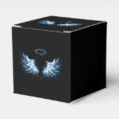 Blauw gloeiende engelenvleugels op zwarte achtergr bedankdoosjes (Voorkant Zijde)