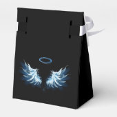 Blauw gloeiende engelenvleugels op zwarte achtergr bedankdoosjes (Achterkant)