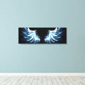 Blauw gloeiende engelenvleugels op zwarte achtergr canvas afdruk (Insitu (Houten vloer))