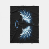 Blauw gloeiende engelenvleugels op zwarte achtergr fleece deken (Voorkant)