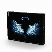 Blauw gloeiende engelenvleugels op zwarte achtergr fotoblokken (Rechts)