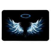 Blauw gloeiende engelenvleugels op zwarte achtergr magneet (Horizontaal)