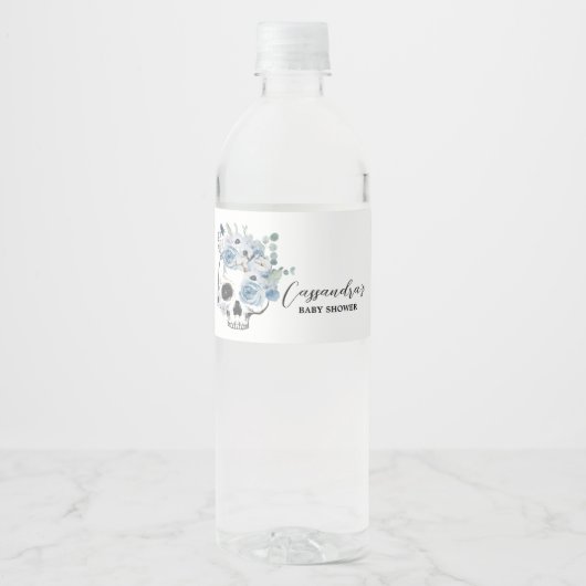 Blauw gotische bloemenschedel babyshower waterfles etiket (Voorkant)