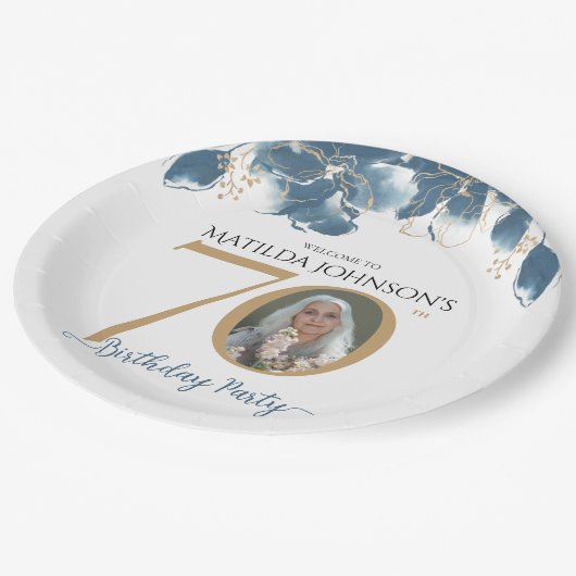 Blauw Goud Bloemen Aangepaste Foto 70e Verjaardags Papieren Bordje (Gekanteld)