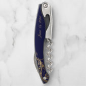  Blauw Goud Bloemen Damast Script Bruiloft Kurkentrekker (Achterkant)