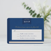 Blauw Goud Chapter Book Wedding RSVP Kaart (Staand voorkant)