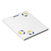 Blauw gouden voetballen accent gepersonaliseerd notitieblok (Schuin)