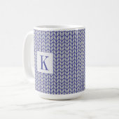 BLAUW GRIJS BREI Hoge Witte Mok + Initiaal (Voorkant links)