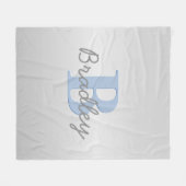 Blauw & Grijs Monogram Bewerkbare Kleurcombinatie Fleece Deken (Voorkant (Horizontaal))
