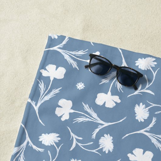 Blauw Grijs Witte Liberty Bloemmotief Elegante Pop Strandlaken (In situ)